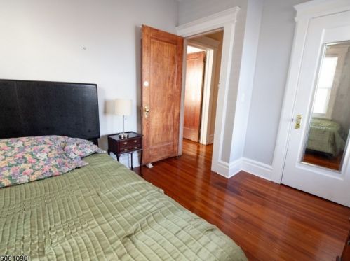 20 Vernon Pl, East Orange NJ  07017-4410 exterior