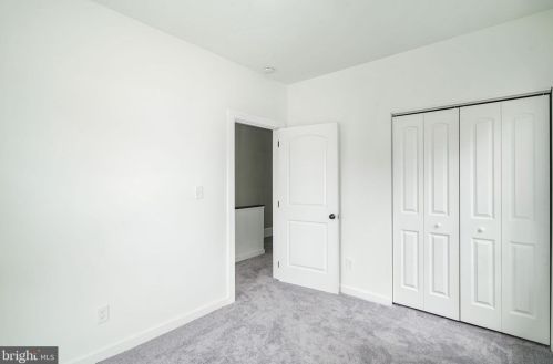 210 Market St, Gloucester NJ  08030-1907 exterior