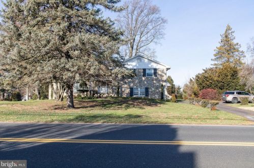 1558 Hills Ave, Willow Grove PA  19090-4232 exterior