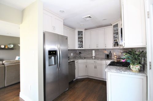 138 Coolidge Ave, Amityville, NY 11701-4041