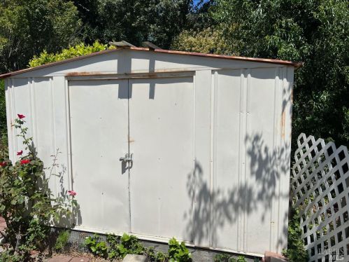 704 Sequoia St, Windsor CA  95492-9328 exterior