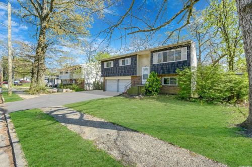 270 State Ave, Wheatley Heights NY  11798-4313 exterior