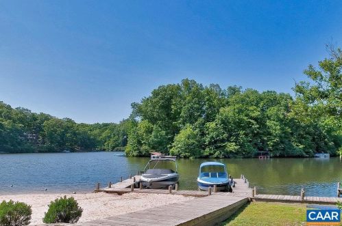 27 Bearwood Dr, Bybee VA  22963-2843 exterior