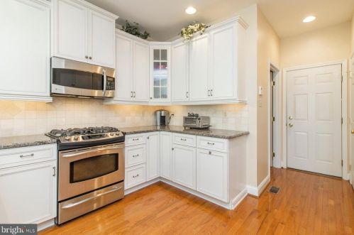 830 Creekview Dr, Blue Bell PA 19422-2729 exterior