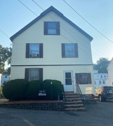 8 Greenwood Ave, Woburn, MA 01801-4208