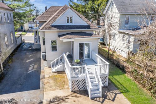 119 Pearl St, Tinton Falls NJ  07701-1522 exterior