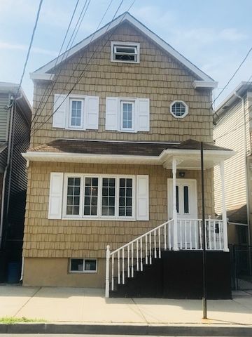 11 Hamilton St, East Newark, NJ 07029-2524