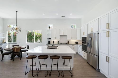 116 Via Las Flores, Rancho Mirage CA  92270-5205 exterior