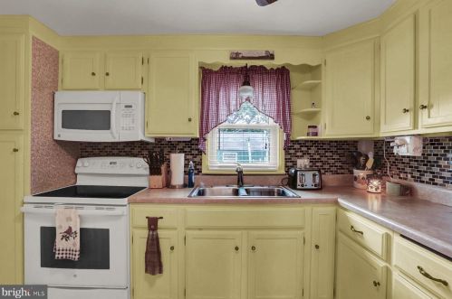 1577 Mcclures Gap Rd, Carlisle PA 17015-8914 exterior