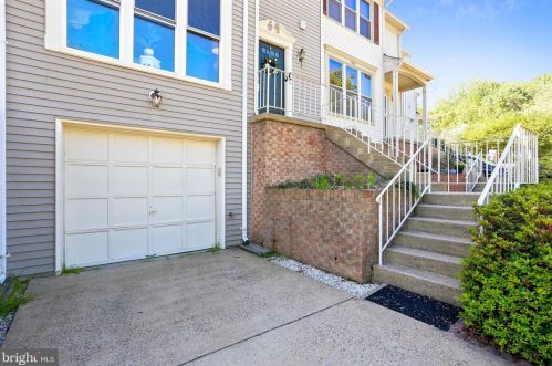 7293 Olde Lantern Way, Springfield, VA 22152-3561