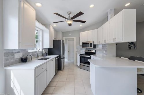 5422 Guadeloupe Way, Naples FL  34119-9578 exterior