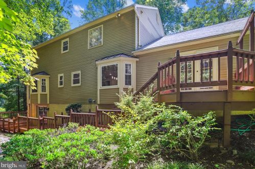 13015 Montpelier Ct, Woodbridge VA  22192-3356 exterior