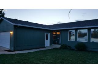 216 Adams Loop, Roseburg, OR 97471-9865