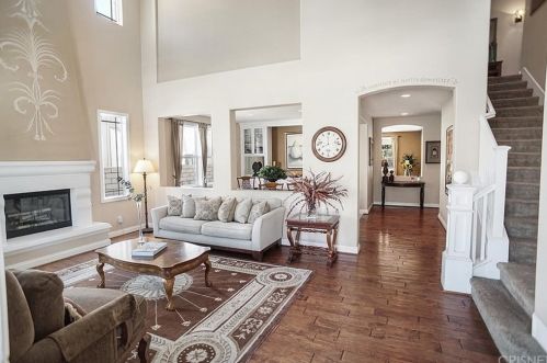 26642 Shakespeare Ln, Santa Clarita, CA 91381-1465