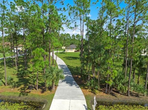 2611 8th Ave, Naples, FL 34117-5549