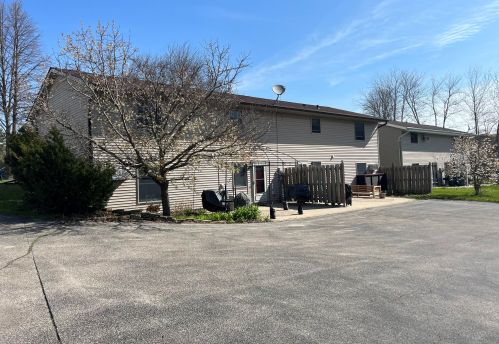 167 Paradise Dr, West Bend WI  53095-5163 exterior
