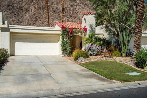 49205 Avenida Vista Bonita, La Quinta CA  92253-2534 exterior