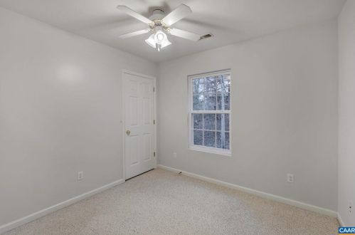 27 Bearwood Dr, Bybee VA  22963-2843 exterior