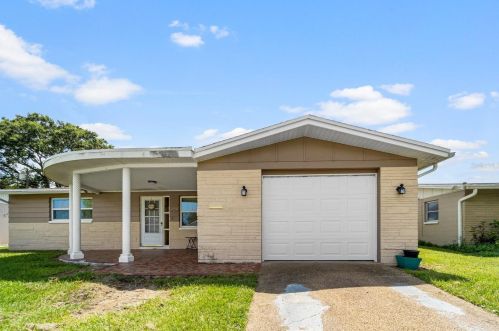 2100 Lyra Dr, Tarpon Springs, FL 34690-4439