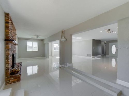 8296 33rd Ave, Saint Petersburg FL  33710-2218 exterior