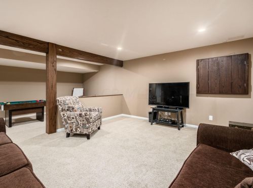 3230 Weeping Spruce Dr, Darbydale OH  43123-1490 exterior