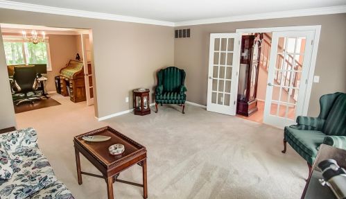 5696 Heathwood Ct, Covington, KY 41015-4327