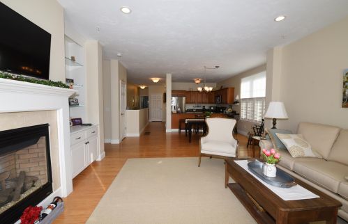 4 Chadwick Ct, Mashpee MA exterior