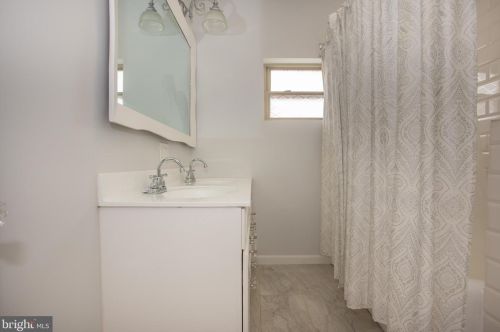 13 Beverly Pl, Wilmington DE  19809-2901 exterior