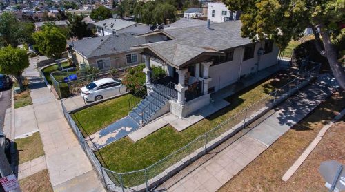 446 30th St, San Diego CA  92102-4124 exterior