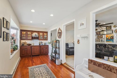 8 Clinton Ave, Camden NJ  08109-2007 exterior