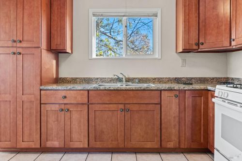 120 Thomas St, Ukiah CA  95482-5822 exterior