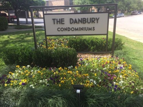 6050 Birchbrook Dr, Dallas TX  75206-4496 exterior