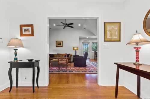 18 Aldridge Rd, Chappaqua NY  10514-3401 exterior