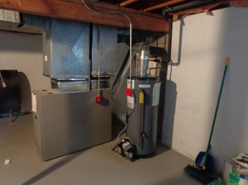 2873 Quinlan St, Yorktown Hgts NY  10598-2700 exterior