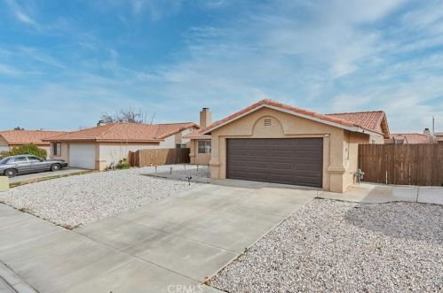 12321 Georgia Ct, Victorville, CA 92392-7470