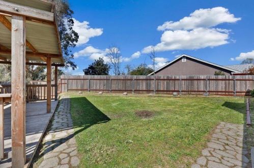 512 Silver Tree Ct, Rio Linda CA  95673-2247 exterior