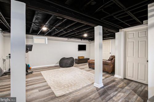 33 Vassar Rd, Camden NJ  08106-1623 exterior