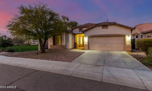 2426 Fawn Dr, Phoenix, AZ 85041-7613