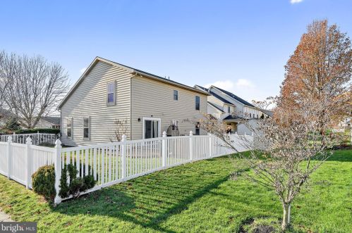 65 Patience Ln, Ephrata PA  17522-9157 exterior