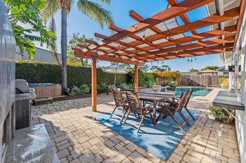 5267 Calle Barquero, Santa Barbara CA  93111-1715 exterior