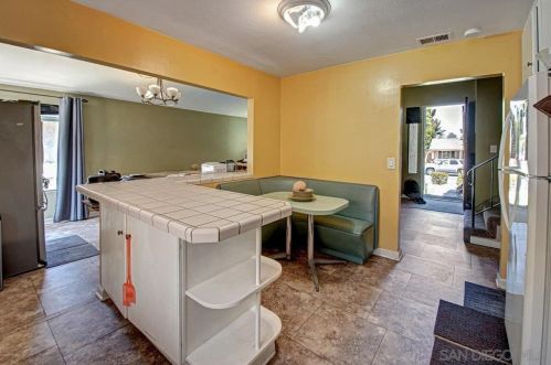 3826 Catamarca Dr, San Diego CA 92124-3403 exterior