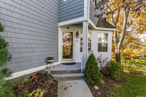22 High Ridge Rd, Crotonville, NY 10562-1970