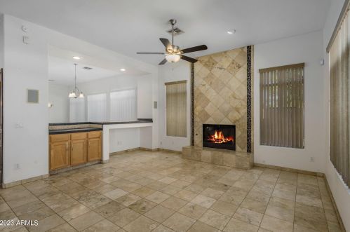 6811 39th Pl, Phoenix AZ  85042-6202 exterior
