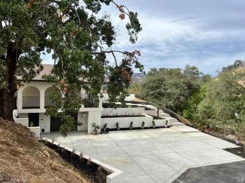 385 Vine St, Vacaville CA  95688-8704 exterior