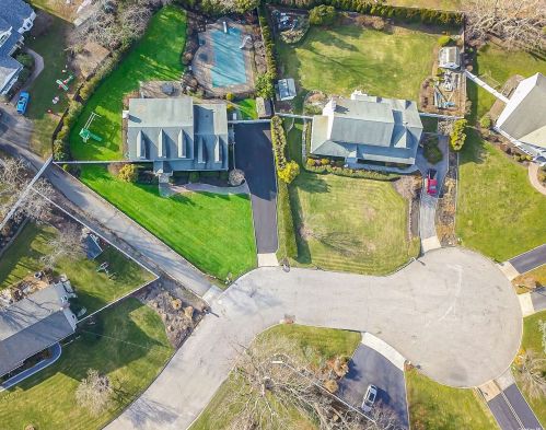 16 Lodge Ln, Miller Place NY  11764-1912 exterior