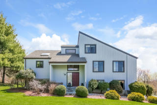 24 Angela Dr, Kent Lakes, NY 10512-4132
