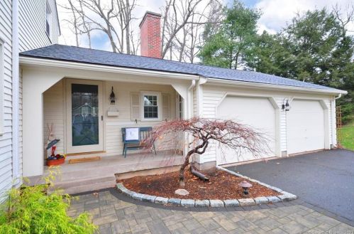 153 Timrod Rd, Manchester, CT 06040-6731