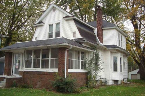 141 Riverside Dr, Elkhart, IN 46514-2612