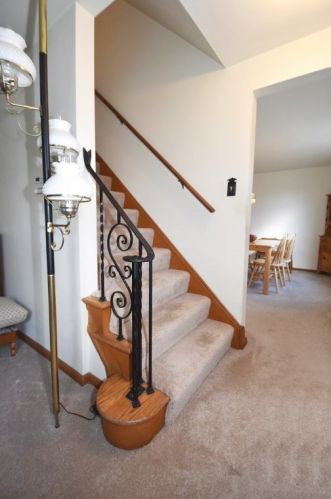 2575 Allender Ave, Pittsburgh, PA 15220-3034