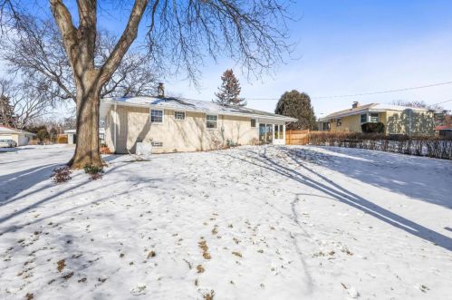 5353 Lakeview Dr, Greendale WI 53129-1930 exterior